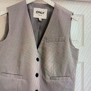 ONLY Light Gray Buttoned Vest